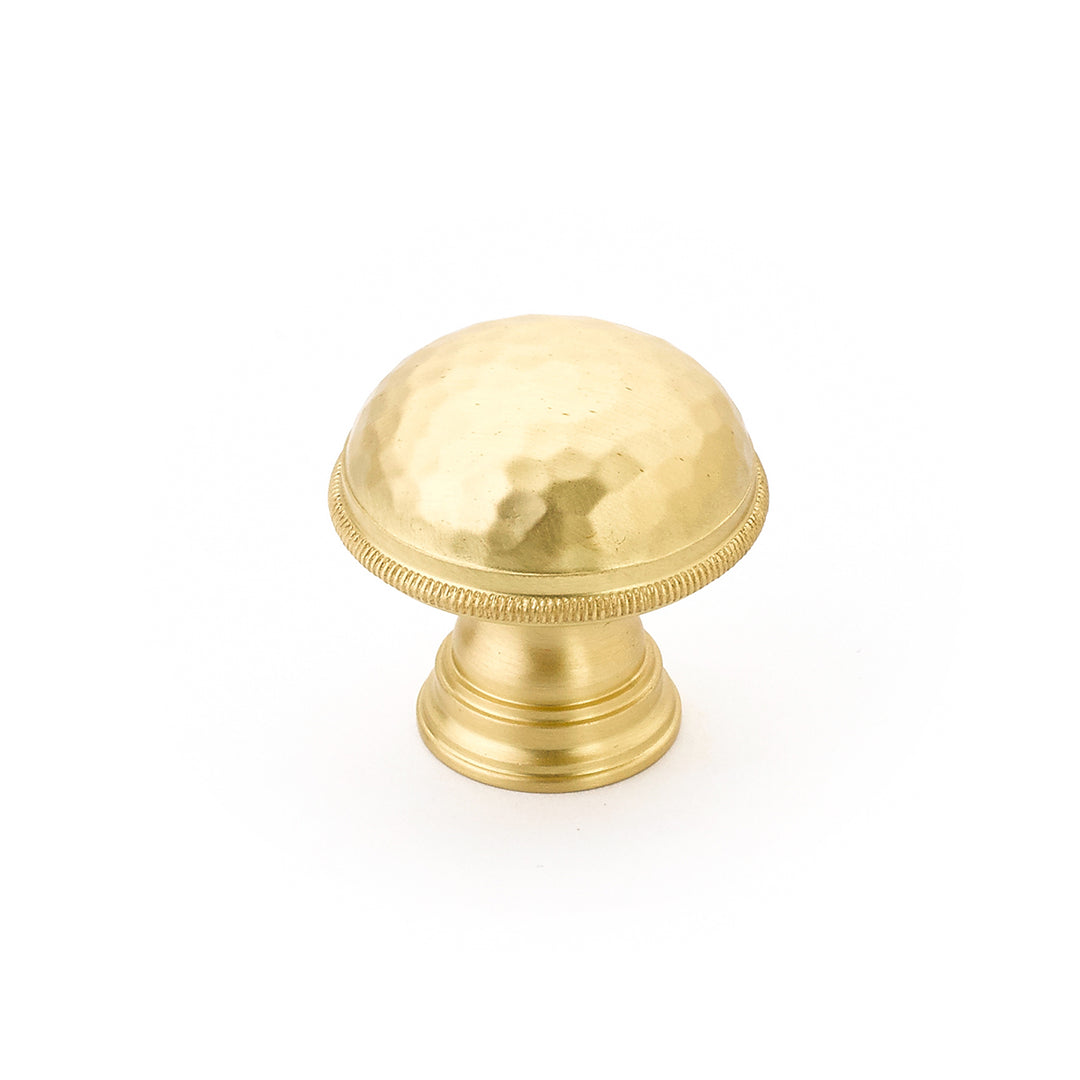 SCHAUB 1 1/4 Inch Atherton Hammered Round Knob with Knurled Edges (Satin Brass Finish)